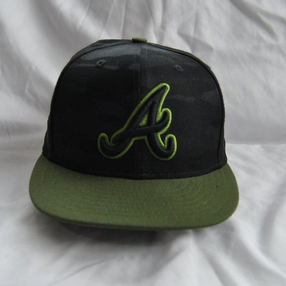Atlanta Braves MLB Player Hat Fitted 7 3/8 Bradley Camo Black